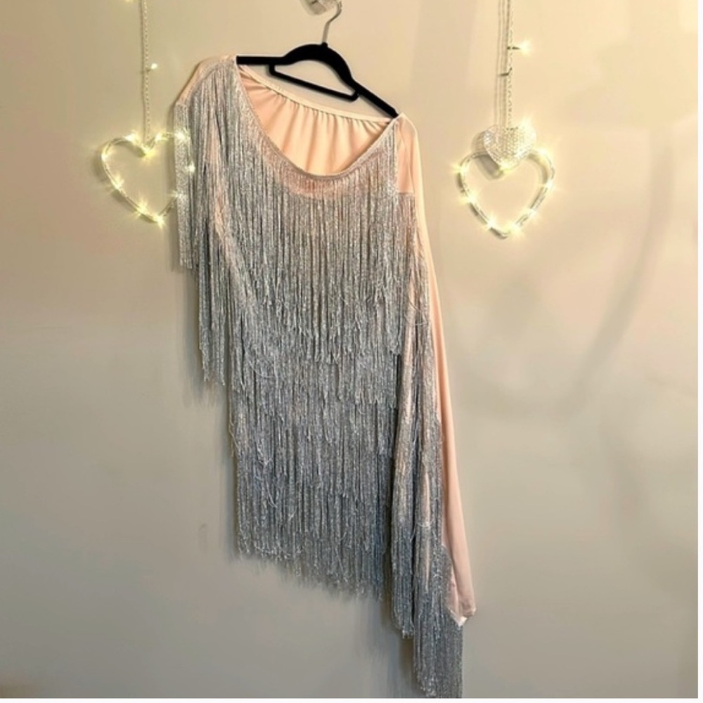 YOCLUBWEAR Elegant Temperament Slanted Shoulder Sexy Tassel Evening Dress